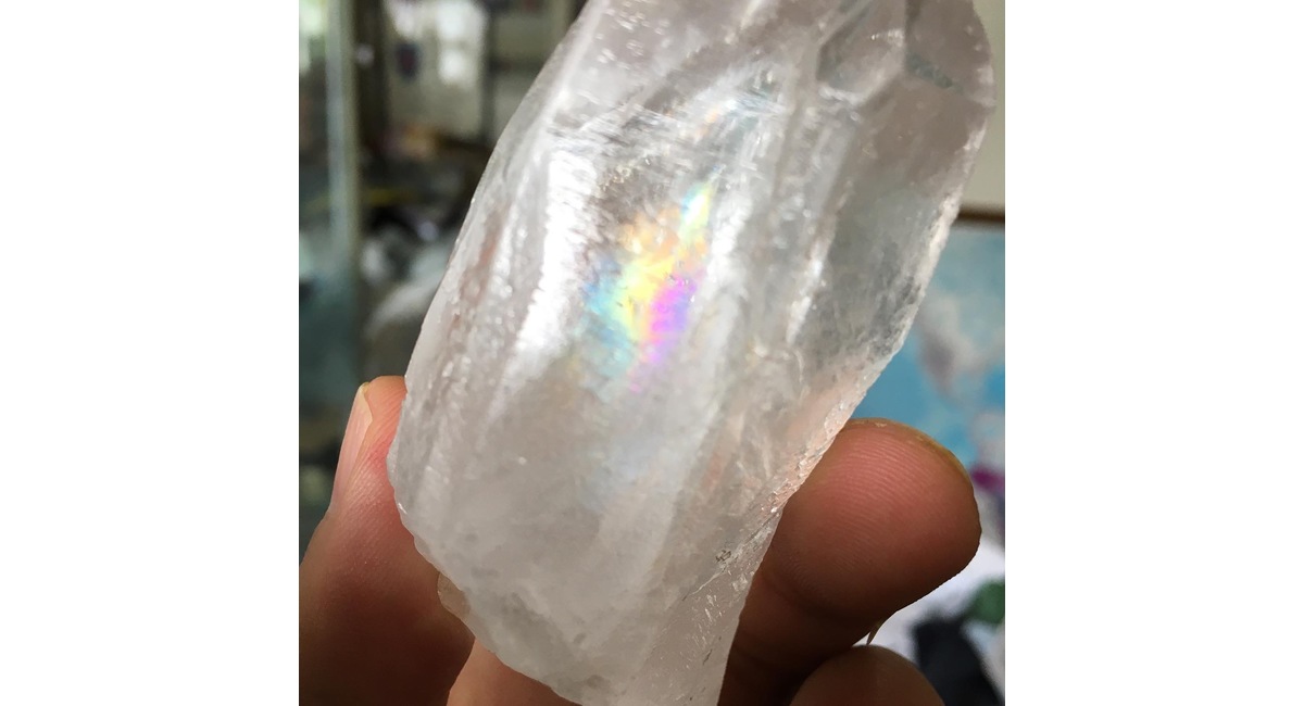 アメリカ、アーカンソー産の水晶、レインボークォーツ | 千葉で天然石